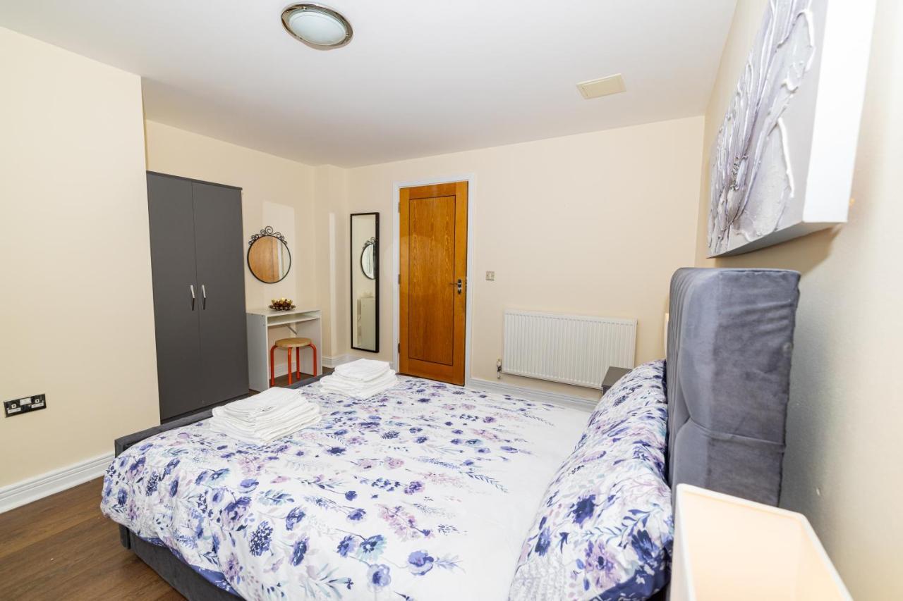 Two Bed Apartment Near Canary Wharf 伦敦 外观 照片