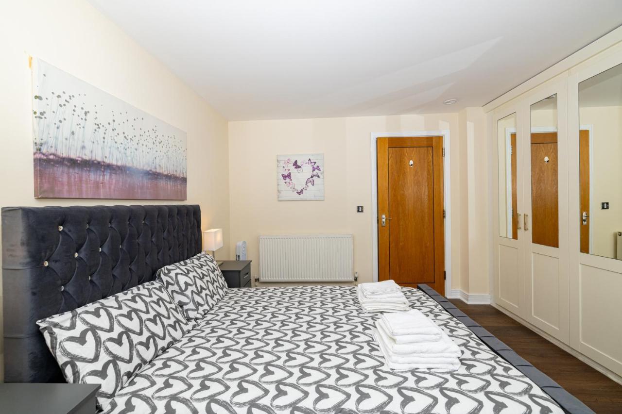 Two Bed Apartment Near Canary Wharf 伦敦 外观 照片