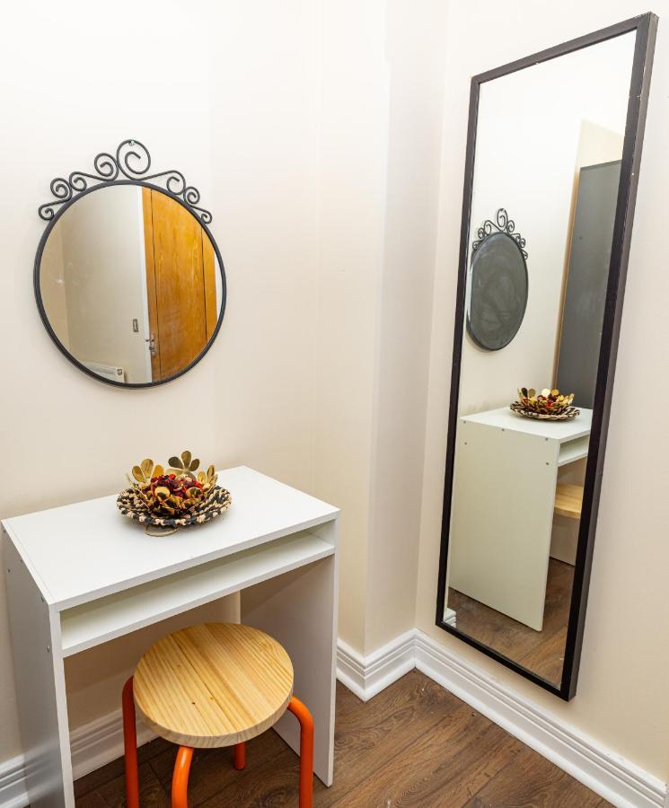 Two Bed Apartment Near Canary Wharf 伦敦 外观 照片