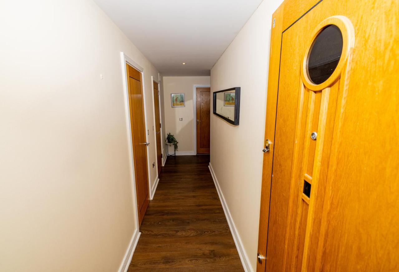 Two Bed Apartment Near Canary Wharf 伦敦 外观 照片