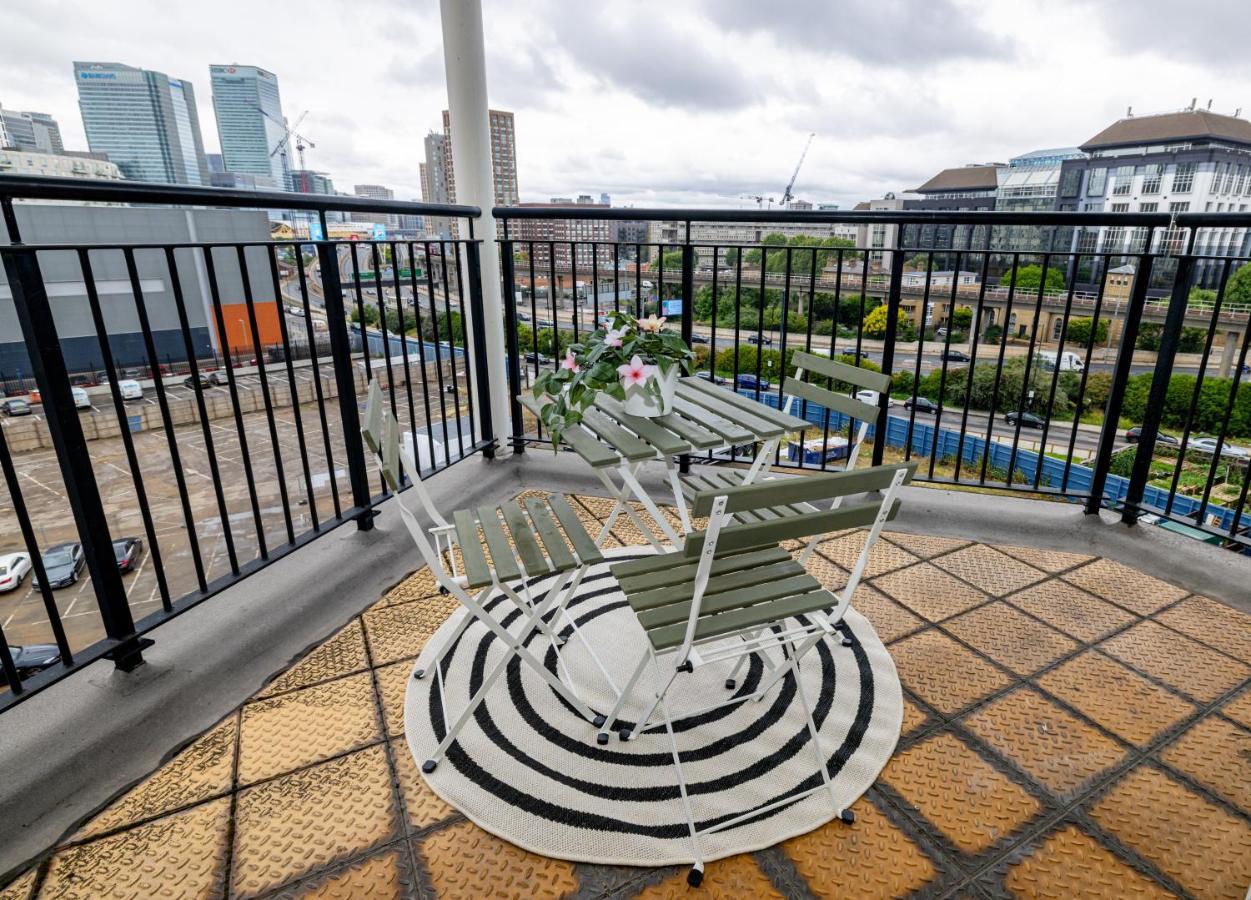 Two Bed Apartment Near Canary Wharf 伦敦 外观 照片